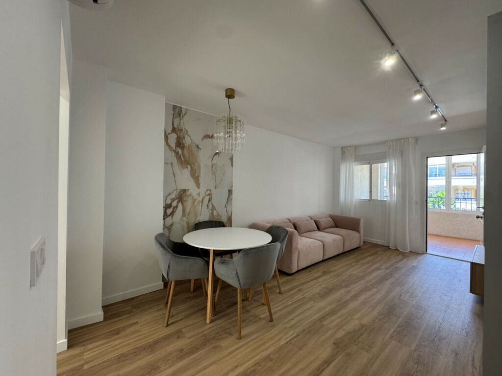 Middle Floor Apartment Los Altos Alicante - image 6