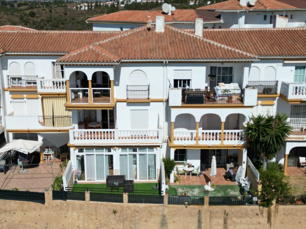 Ground Floor Apartment El Faro Málaga - image 6