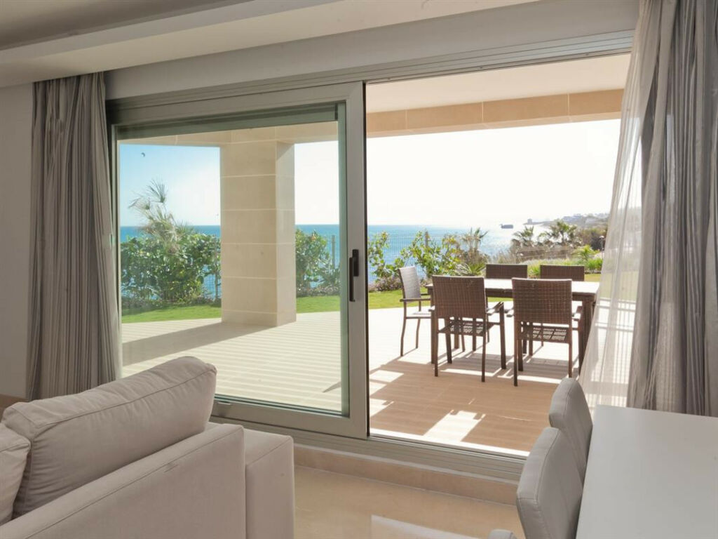 Ground Floor Apartment Estepona Málaga - image 6