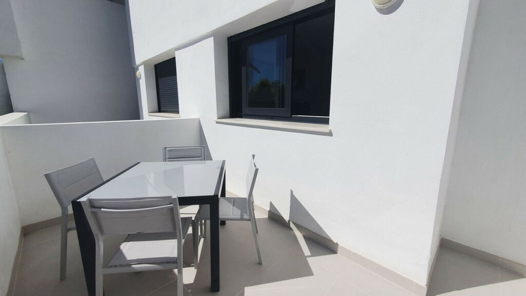 Ground Floor Apartment Bel Air Málaga - image 6