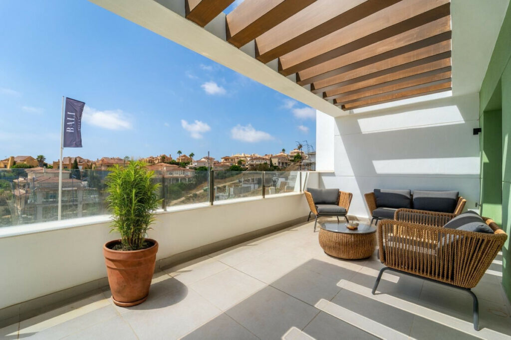 Middle Floor Apartment Calanova Golf Málaga - image 6