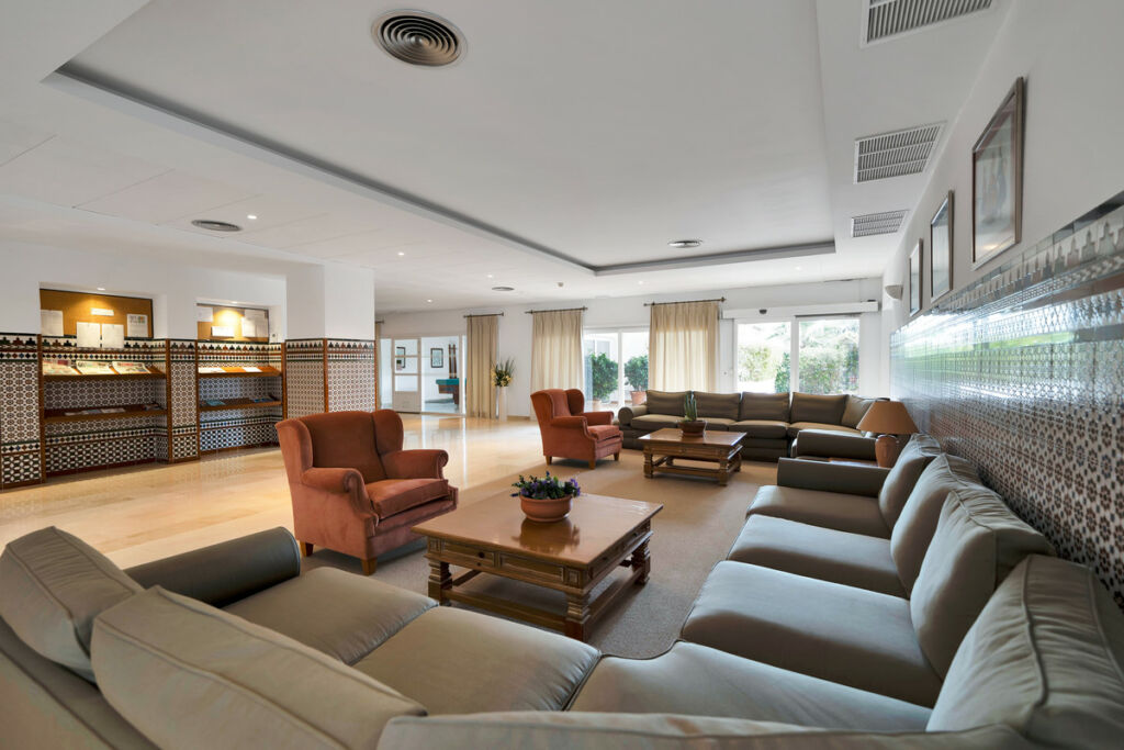 Middle Floor Apartment Estepona Málaga - image 6