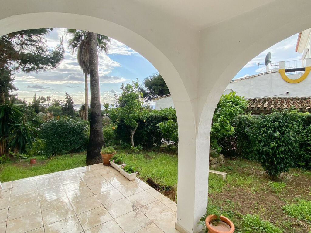 Detached Villa Calahonda Málaga - image 6