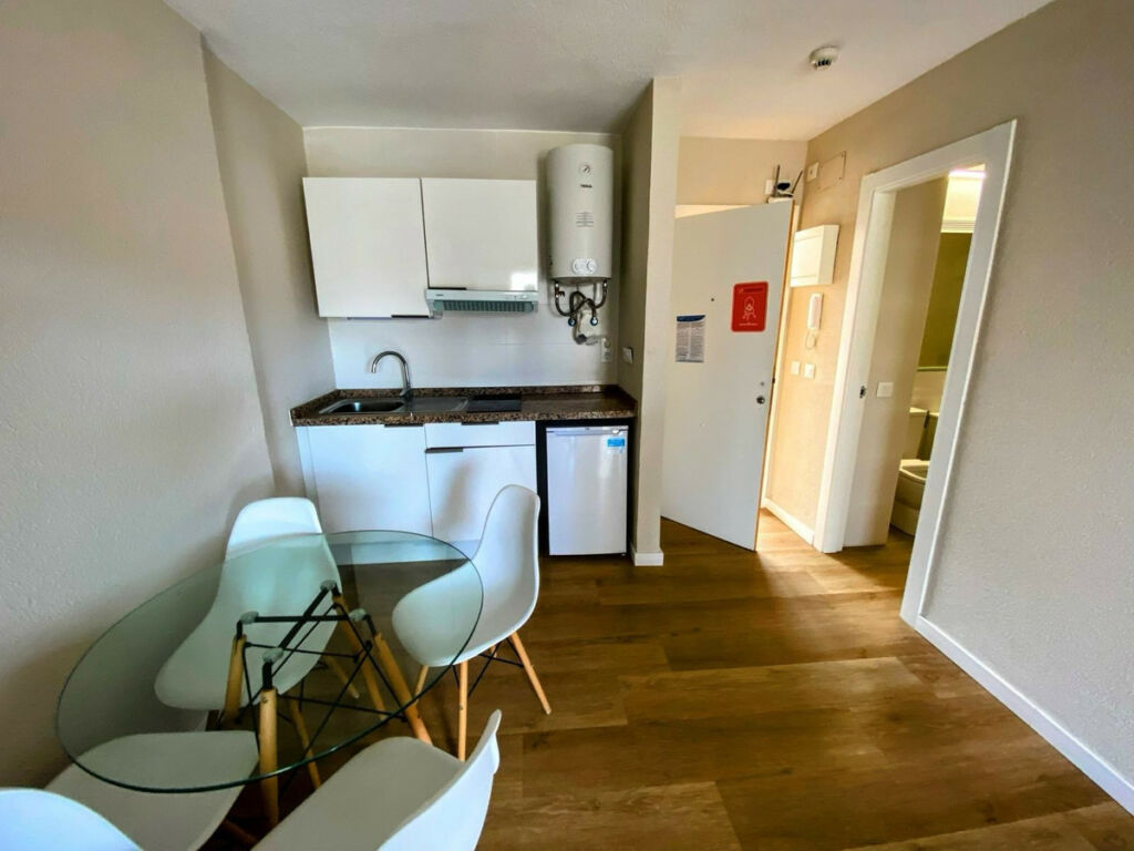 Middle Floor Apartment Benidorm Alicante - image 6