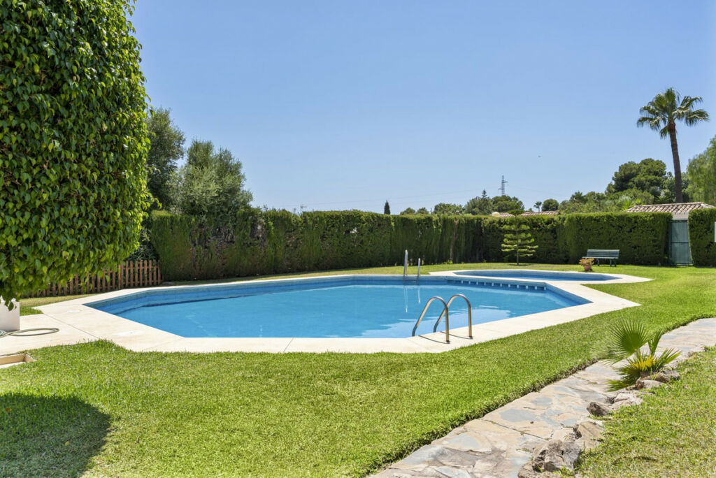 Semi-Detached House Calahonda Málaga - image 6
