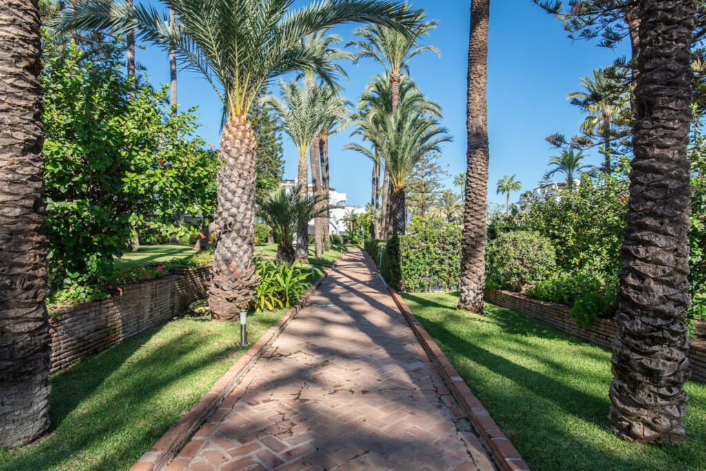 Middle Floor Apartment San Pedro de Alcántara Málaga - image 6