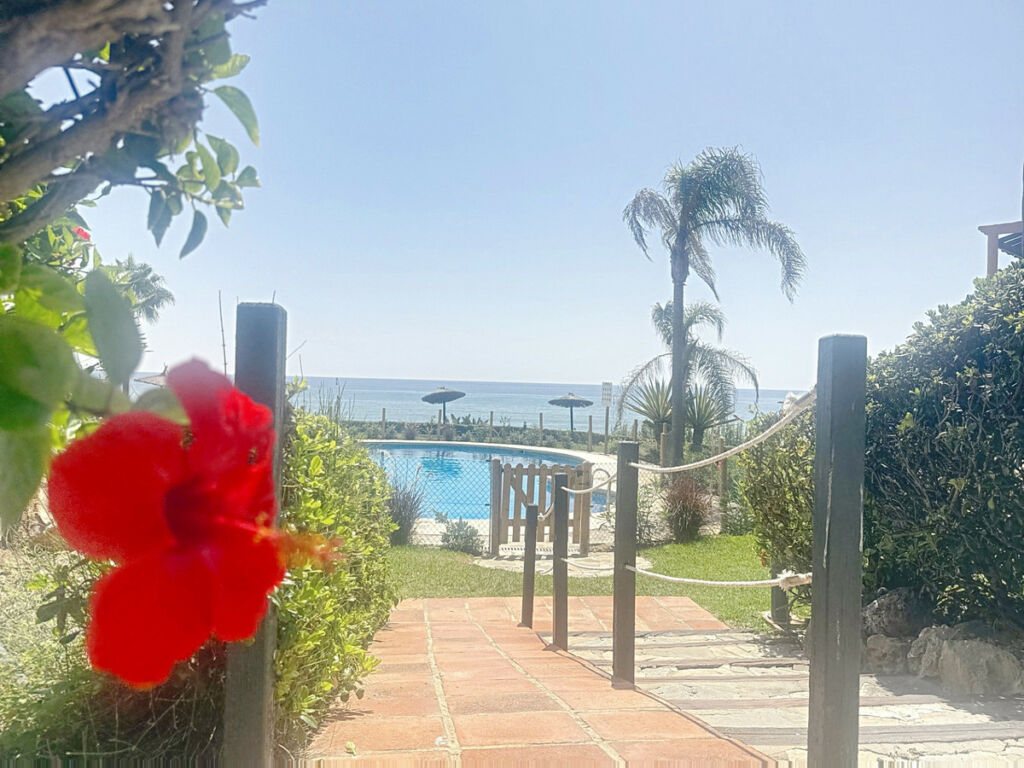 Townhouse Estepona Málaga - image 6