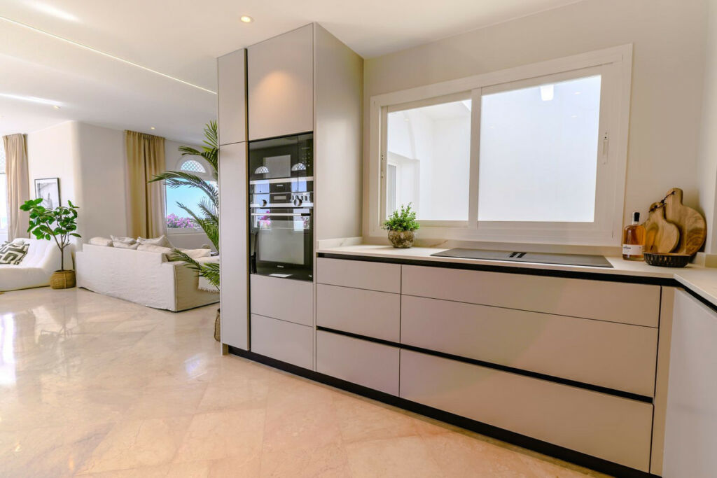Penthouse Duplex The Golden Mile Málaga - image 6