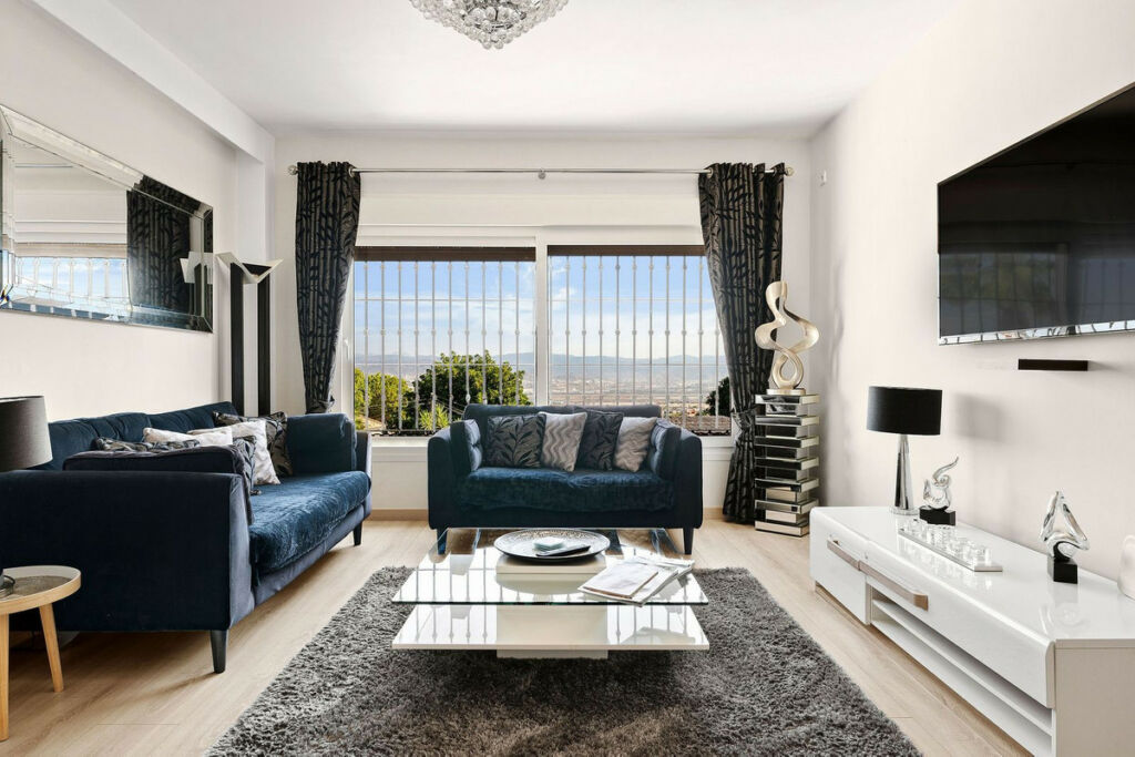Detached Villa Alhaurín de la Torre Málaga - image 6