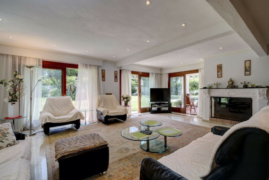 Detached Villa Costalita Málaga - image 6