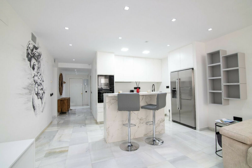 Middle Floor Apartment Puerto Banús Málaga - image 6