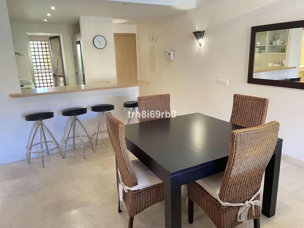 Middle Floor Apartment Bel Air Málaga - image 6