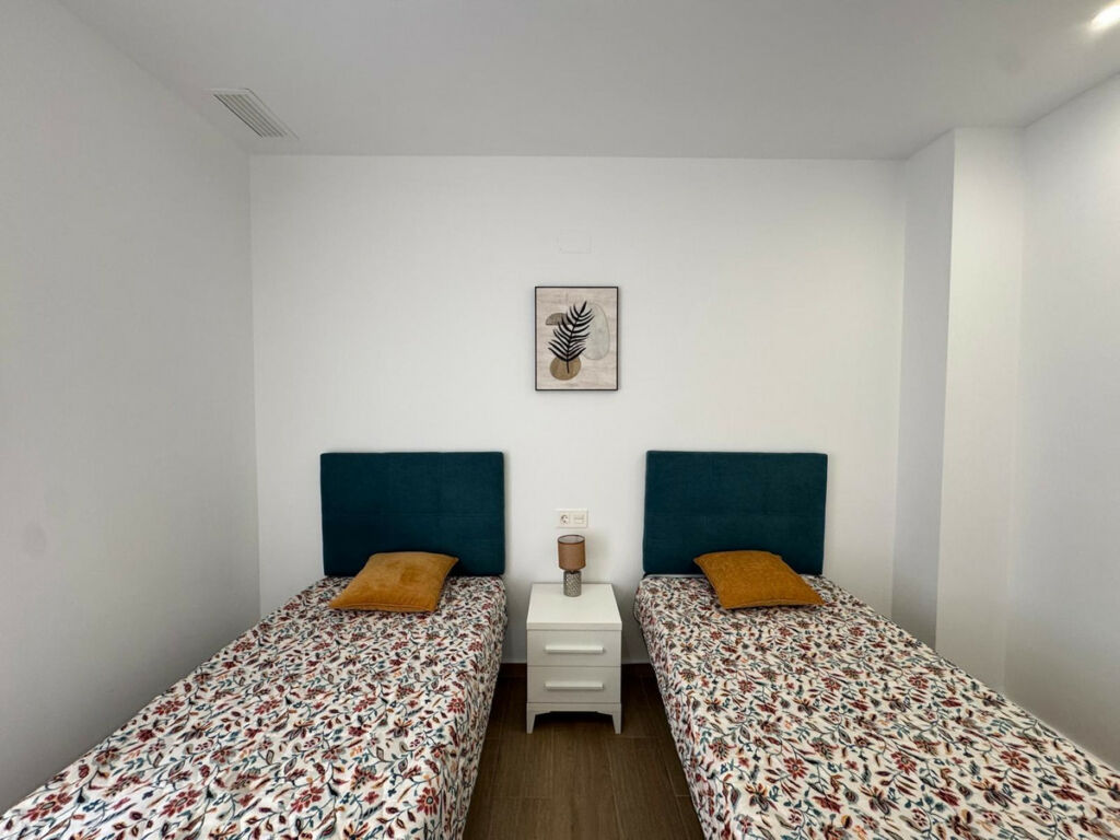 Middle Floor Apartment Torrevieja Alicante - image 6