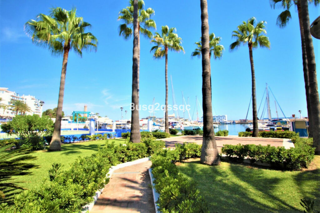 Penthouse Duplex Estepona Málaga - image 6