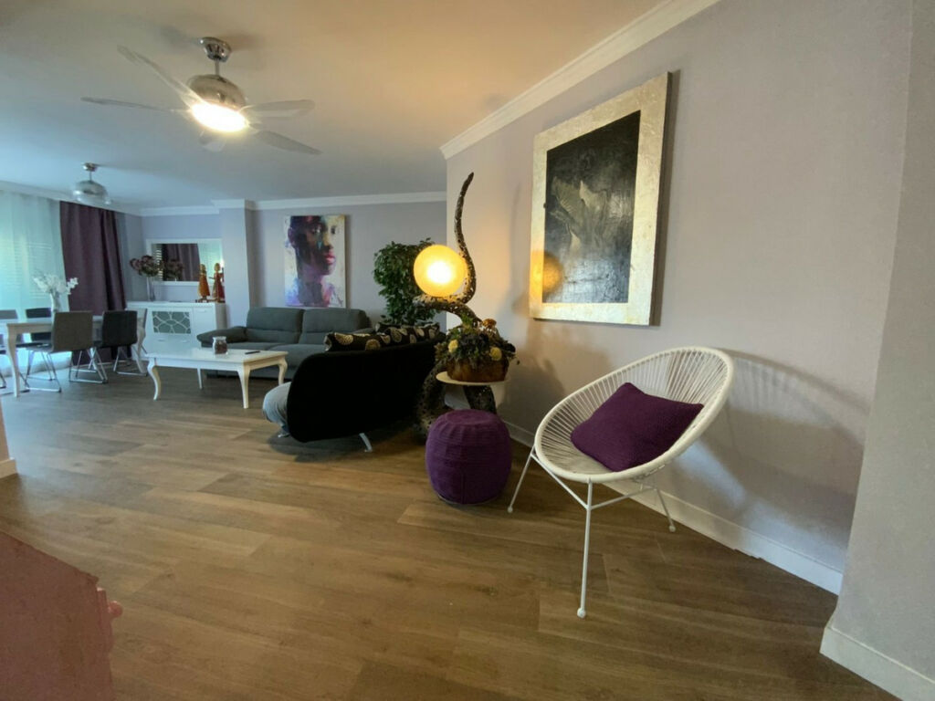 Middle Floor Apartment Benalmadena Málaga - image 6