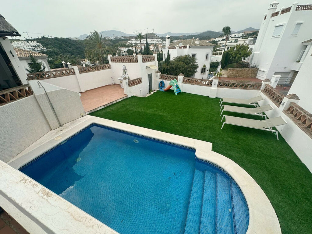 Detached Villa Selwo Málaga - image 6