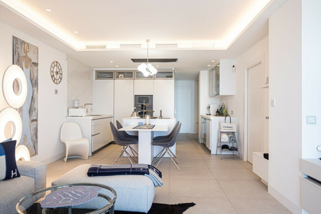Middle Floor Apartment Estepona Málaga - image 6