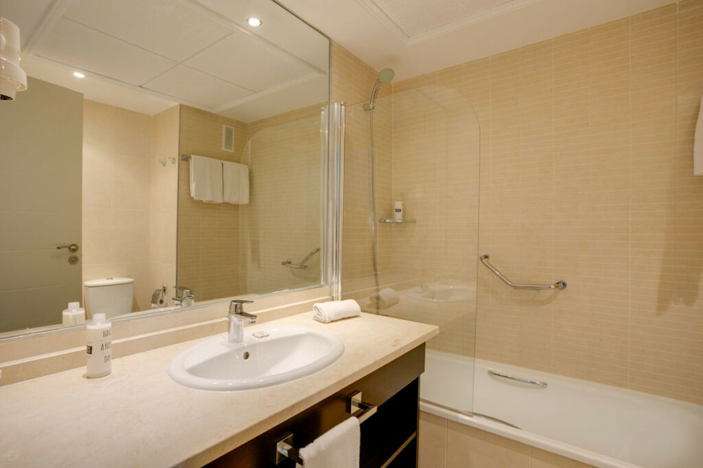 Middle Floor Apartment Estepona Málaga - image 6