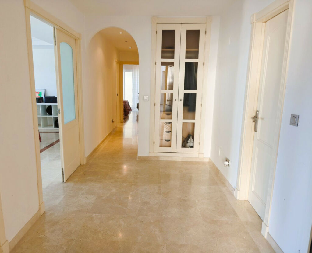 Middle Floor Apartment San Roque Club Cádiz - image 6