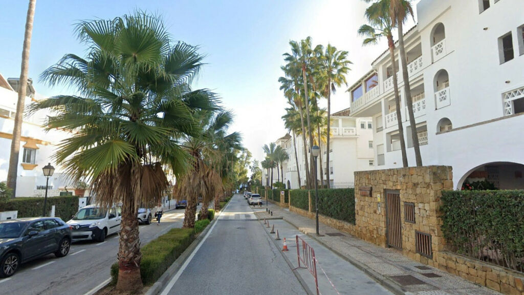 Middle Floor Apartment Marbella Málaga - image 6