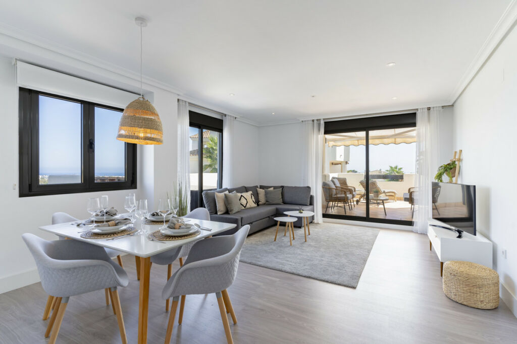 Middle Floor Apartment Estepona Málaga - image 8