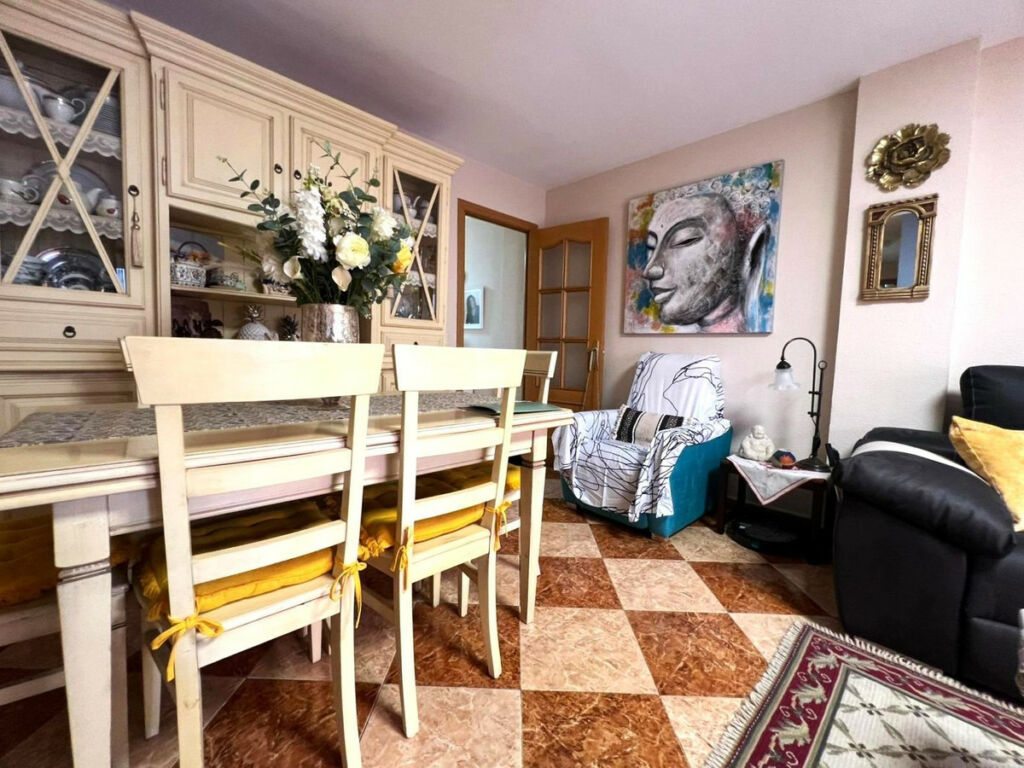 Middle Floor Apartment Torrevieja Alicante - image 6