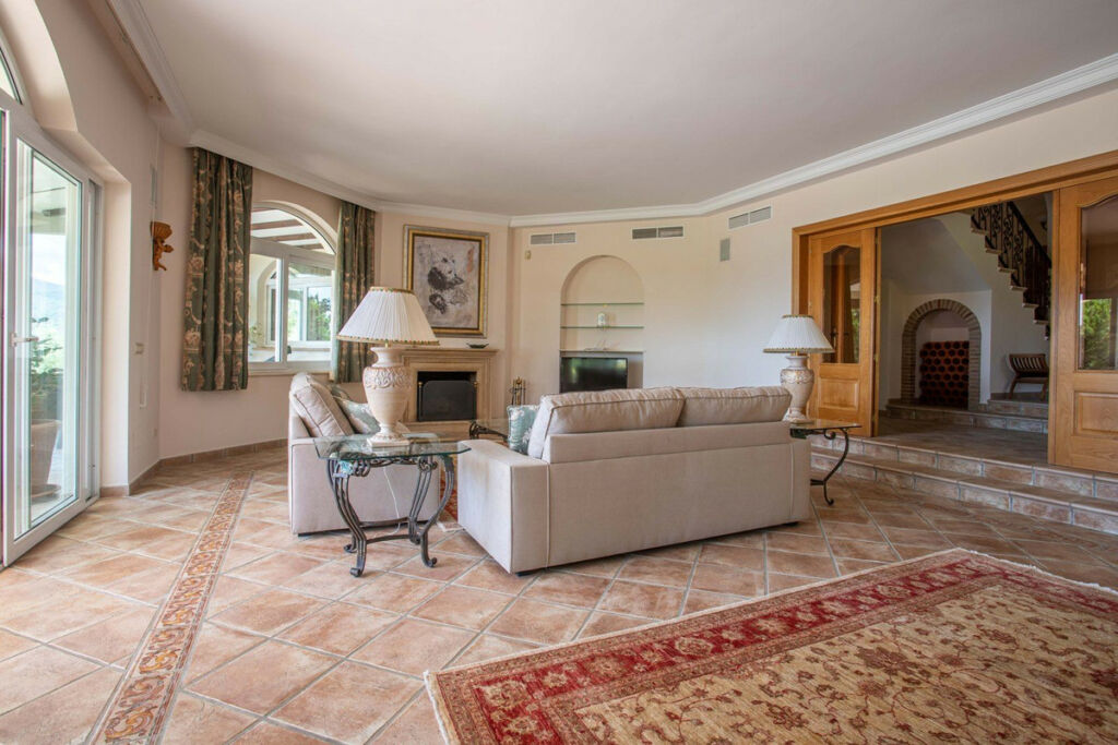 Detached Villa Istán Málaga - image 6