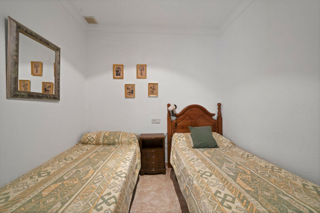 Ground Floor Apartment Benahavís Málaga - image 6