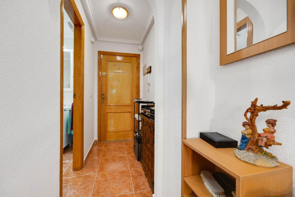 Middle Floor Apartment Guardamar del Segura Alicante - image 6