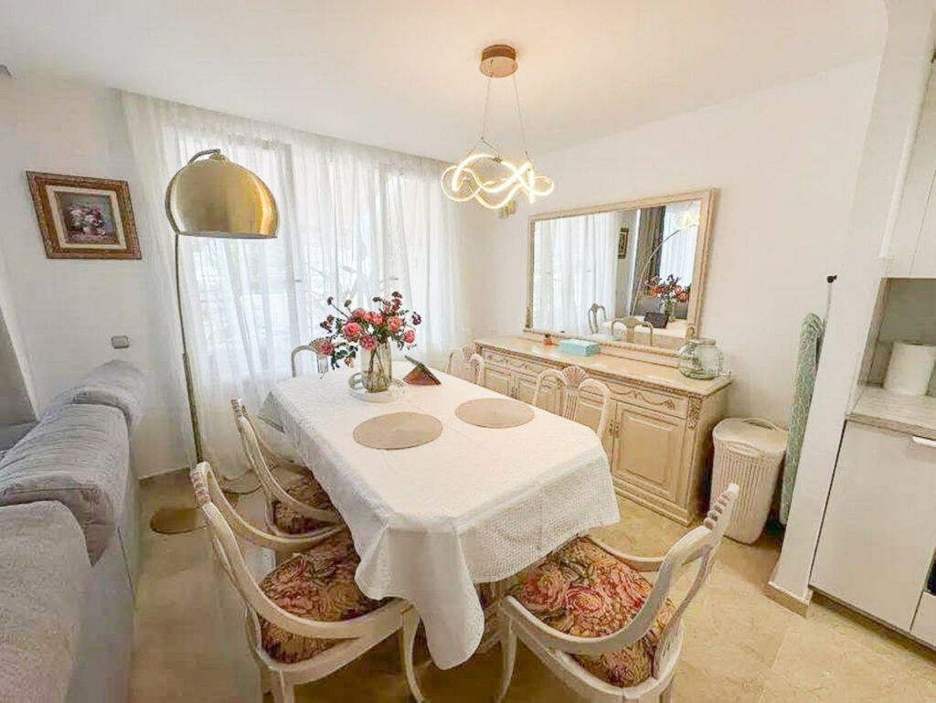 Ground Floor Apartment Benahavís Málaga - image 6