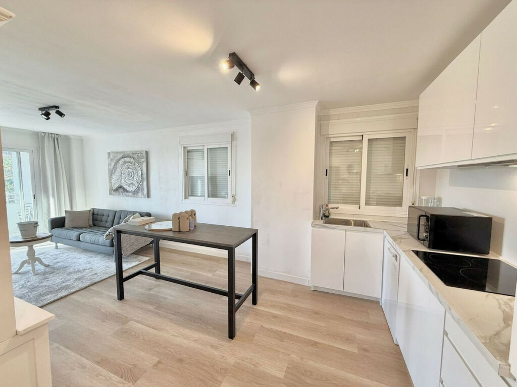 Middle Floor Apartment Fuengirola Málaga - image 6