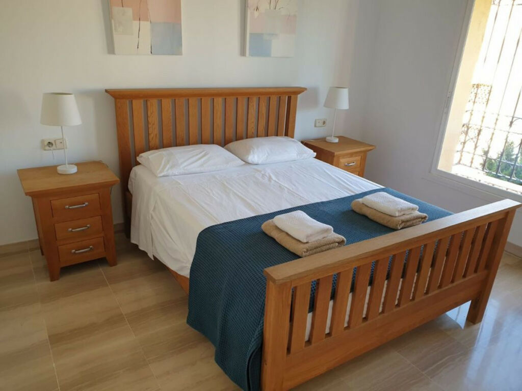Middle Floor Apartment Elviria Málaga - image 6