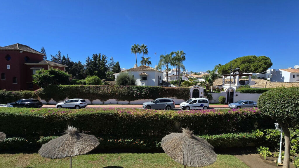 Middle Floor Apartment San Pedro de Alcántara Málaga - image 6