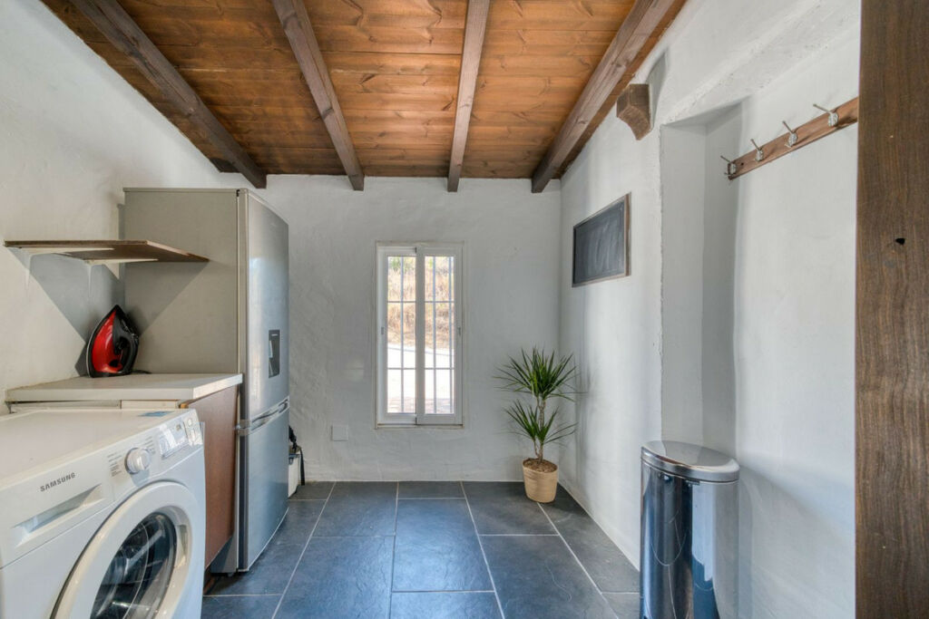 Townhouse La Duquesa Málaga - image 6