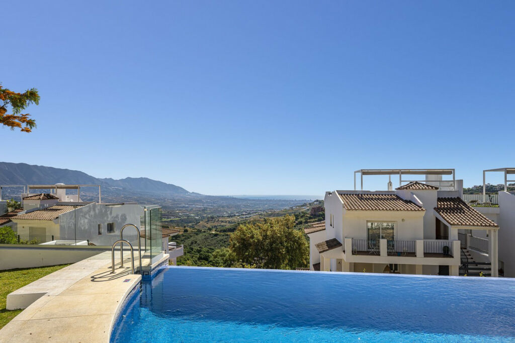 Middle Floor Apartment La Mairena Málaga - zdjęcie 6