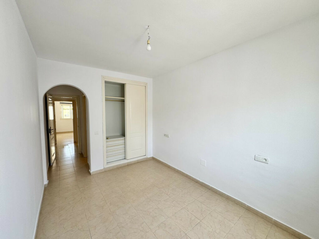 Middle Floor Apartment Las Lagunas Málaga - image 6