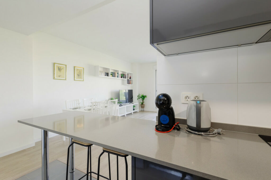 Middle Floor Apartment La Campana Málaga - image 6