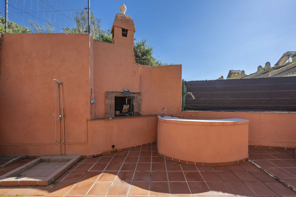 Detached Villa San Pedro de Alcántara Málaga - image 6