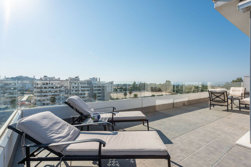 Penthouse Nueva Andalucía Málaga - image 6