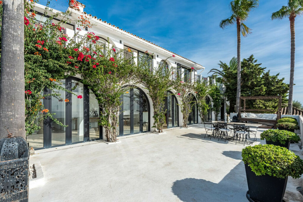 Detached Villa Manilva Málaga - image 6