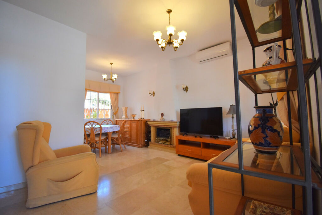 Detached Villa Playa Flamenca Alicante - image 6