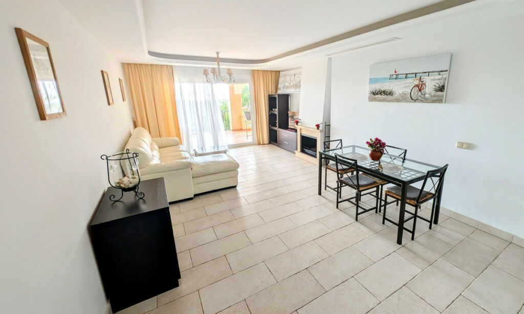 Ground Floor Apartment Benahavís Málaga - image 6