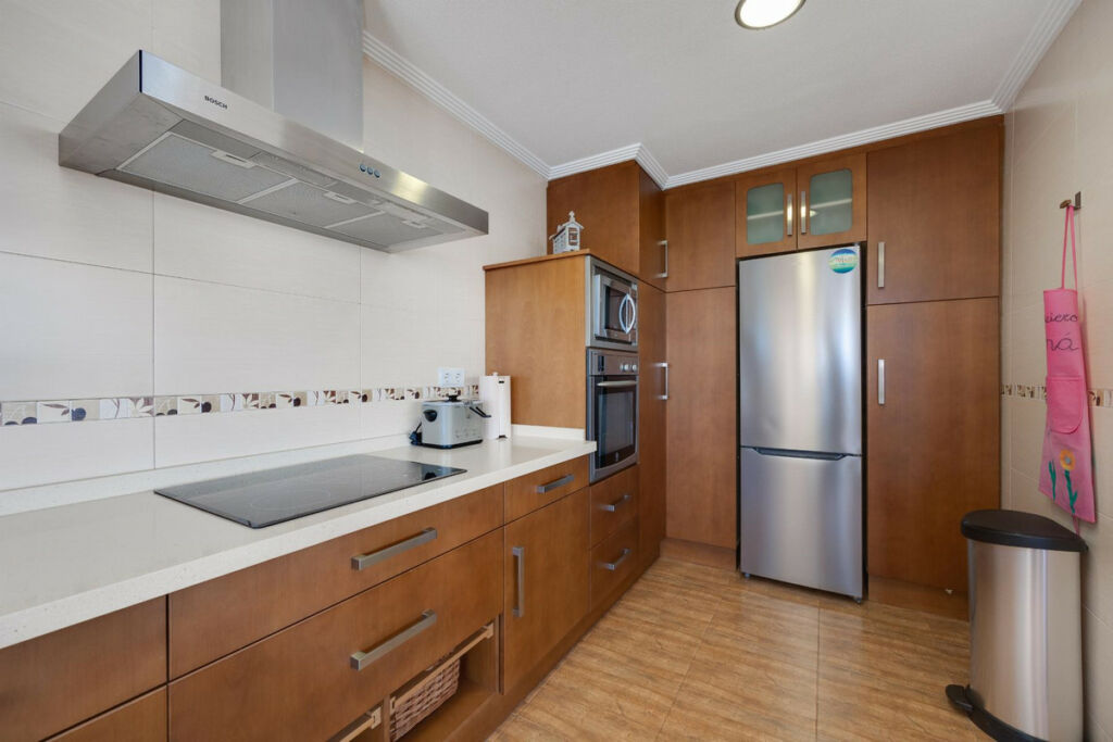 Middle Floor Apartment Torrevieja Alicante - image 6