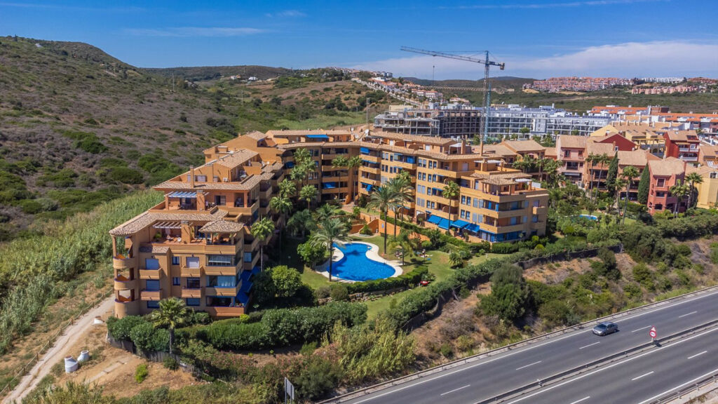 Penthouse La Duquesa Málaga - image 6