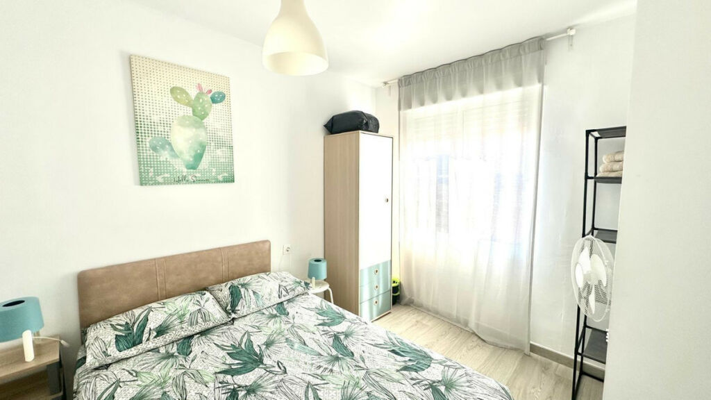 Middle Floor Apartment Torrevieja Alicante - image 6