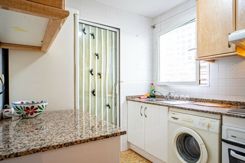 Middle Floor Apartment Benidorm Alicante - image 6