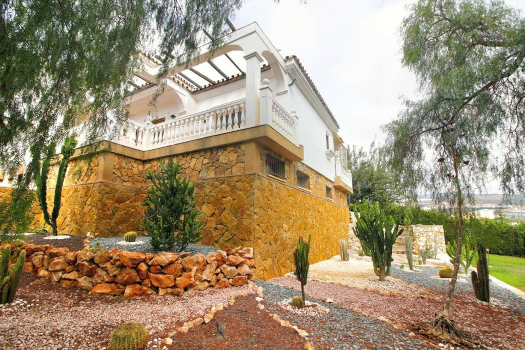 Detached Villa Benalmadena Málaga - image 6