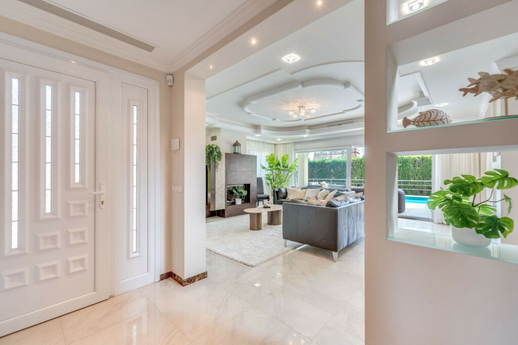 Detached Villa Marbesa Málaga - image 6