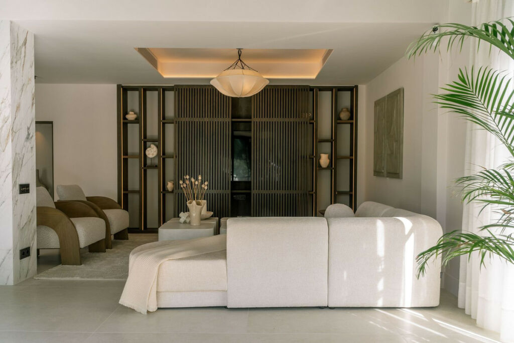 Detached Villa Nueva Andalucía Málaga - image 6