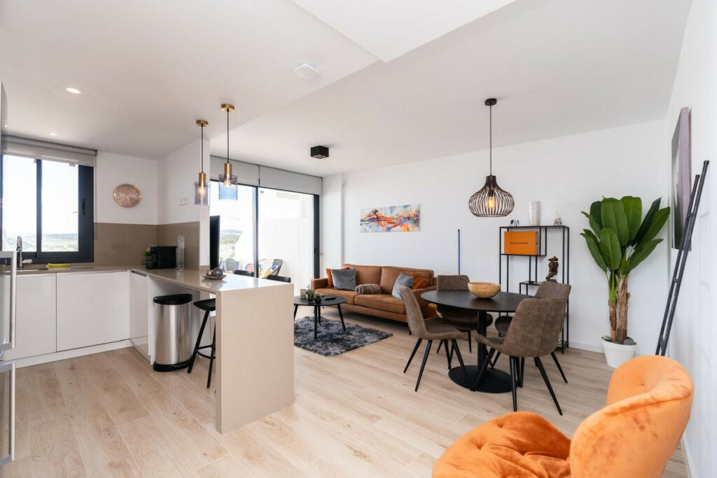 Middle Floor Apartment Estepona Málaga - image 6